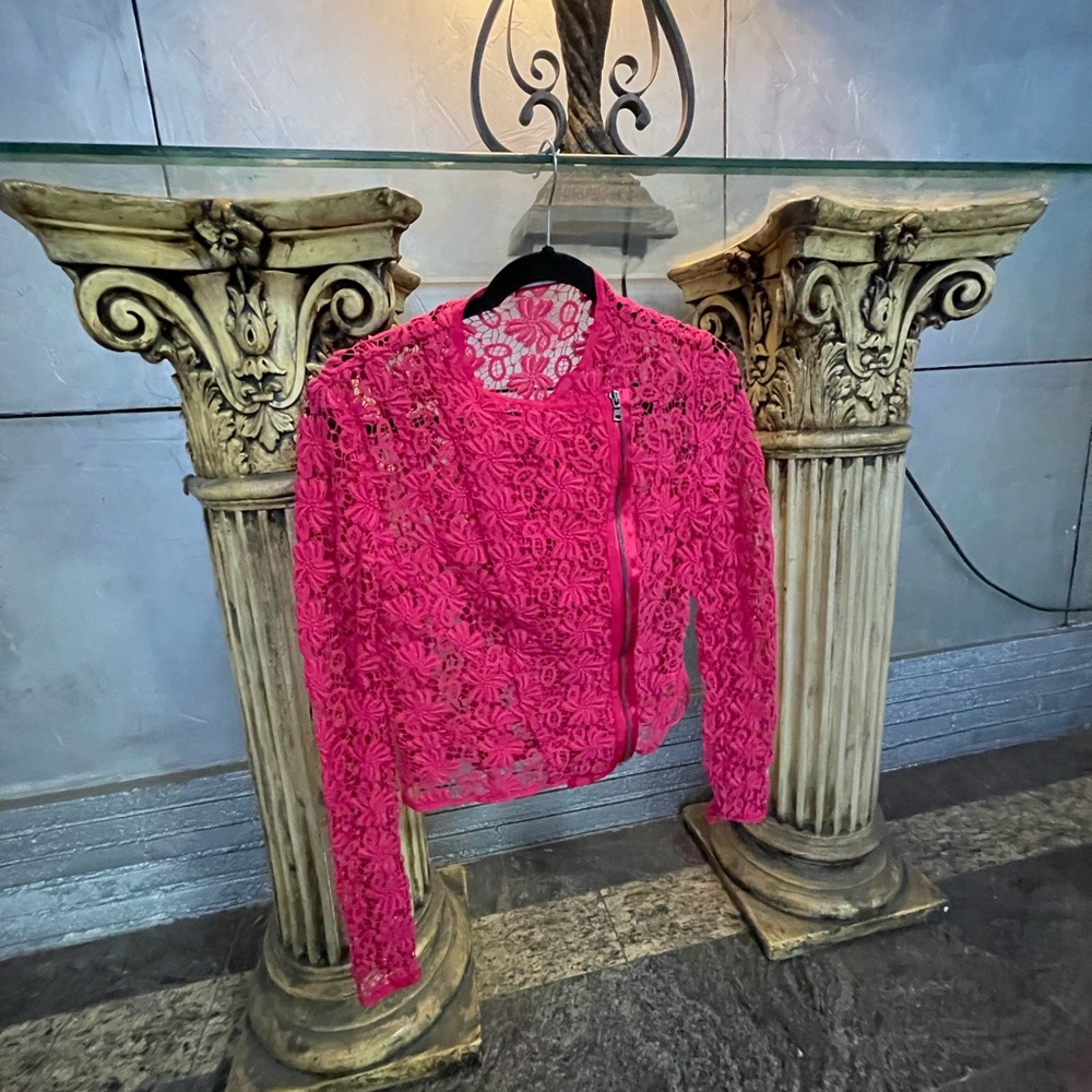 Tahari Top 🌺